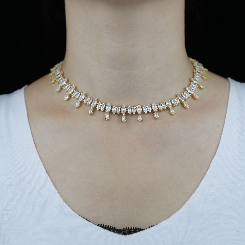 Queen Chain